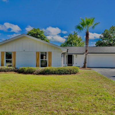 11 Lakeview Dr, Mary Esther, FL 32569