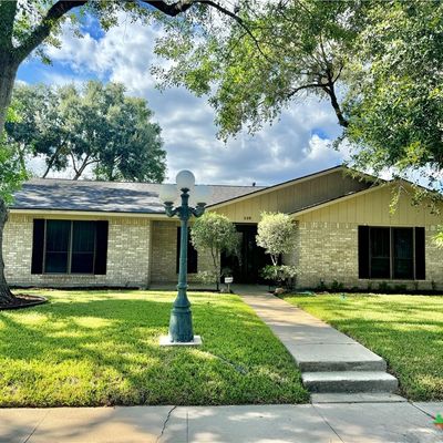 110 Kemble St, Victoria, TX 77904