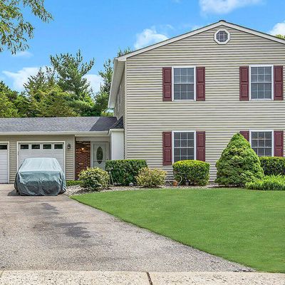 10 Cape Ct, Howell, NJ 07731