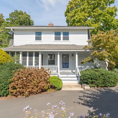 10 Long Point Rd, Branford, CT 06405