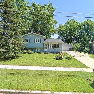 1004 Lewellen St, Marshall, WI 53559