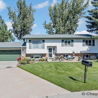 1008 Crest Park Dr, Cheyenne, WY 82001