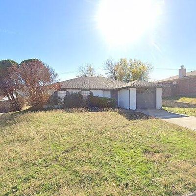 10105 High Bluff Dr, Fort Worth, TX 76108