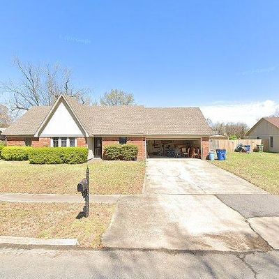 1011 Snowden Dr, West Memphis, AR 72301