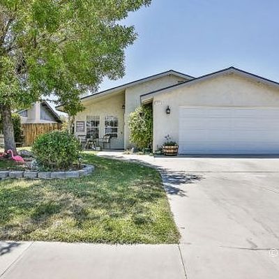 1013 W Tamarisk Ave, Ridgecrest, CA 93555