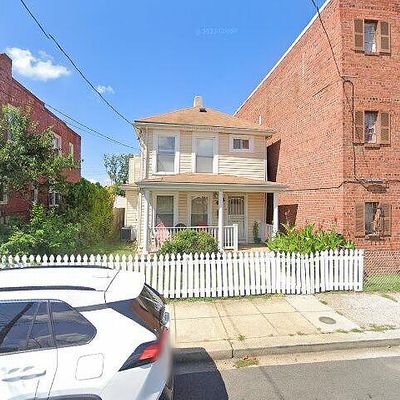 1018 45 Th St Ne, Washington, DC 20019