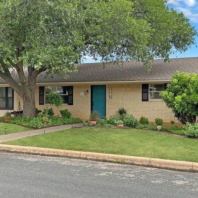 116 W Driftwood Dr, Fredericksburg, TX 78624