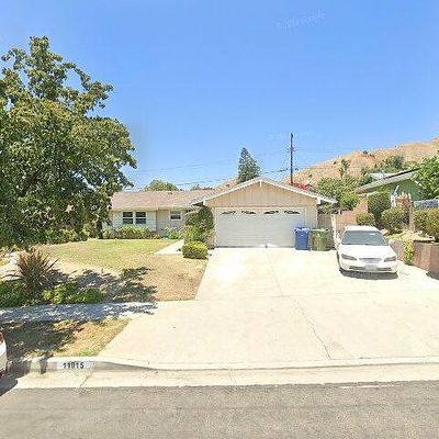 11915 Kathyann St, Sylmar, CA 91342