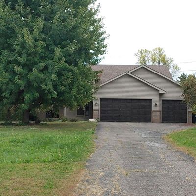 11922 N Meadow Curv, Lindstrom, MN 55045