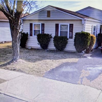 12 Mayaquez Ln, Toms River, NJ 08757