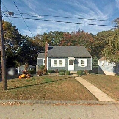 12 Stone St, Waterford, CT 06385