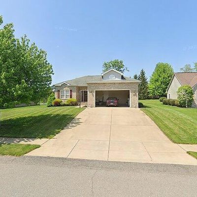 12 Sunridge Dr, Coraopolis, PA 15108