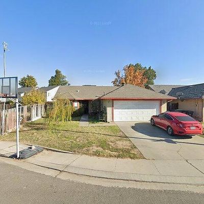 1208 Rolls Royce Ln, Modesto, CA 95351