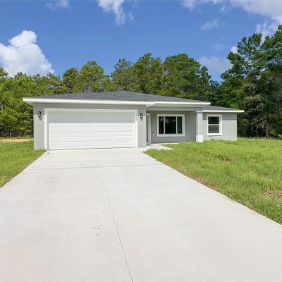 122 Malauka Loop, Ocklawaha, FL 32179