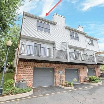 122 Panorama Dr, Edgewater, NJ 07020