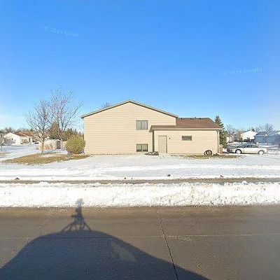 1226 18 Th Ave Se, East Grand Forks, MN 56721