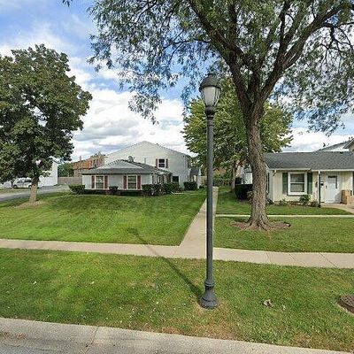 124 Boardwalk St #1 W, Elk Grove Village, IL 60007