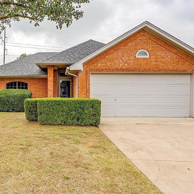 111 Paula Dr, Joshua, TX 76058