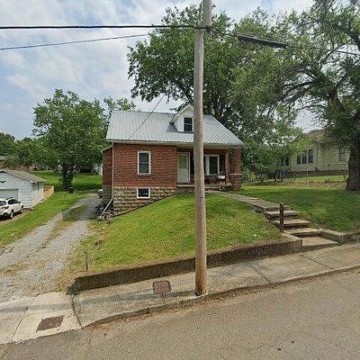 111 Poplar St, Dickson, TN 37055