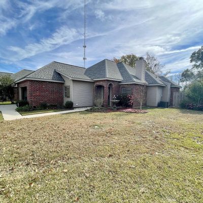 112 Quiet Meadows Dr, Youngsville, LA 70592