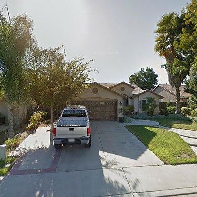 1121 Morgan Dr, Kingsburg, CA 93631