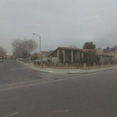 1121 W Avenue J13, Lancaster, CA 93534