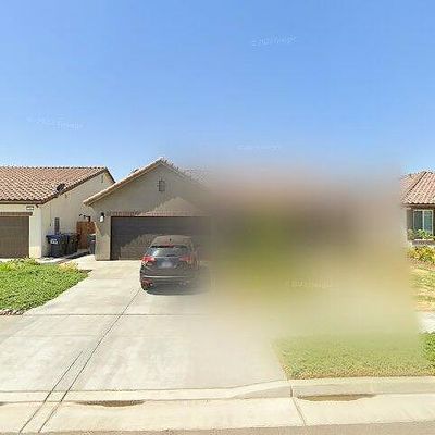 1129 S Crumal St, Visalia, CA 93292