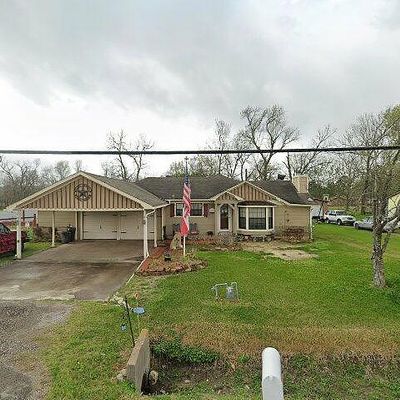 115 Jones Rd, Highlands, TX 77562