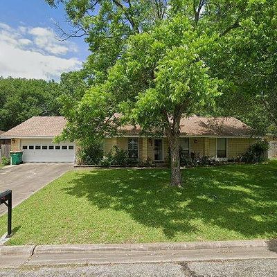 115 S Lynnwood St, La Grange, TX 78945