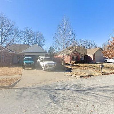 1353 S Blue Willow Ave, Fayetteville, AR 72701