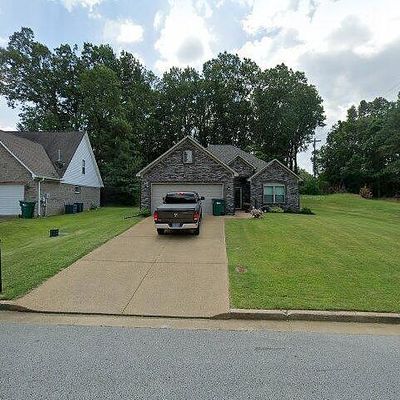 136 Executive Dr, Jackson, TN 38305