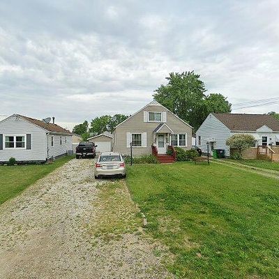 1371 Noble St, Barberton, OH 44203