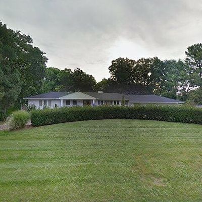 140 Harlan Dr, Bloomfield Hills, MI 48304