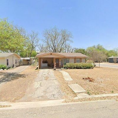 1402 26 Th St, Hondo, TX 78861