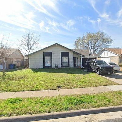 1402 Kingston Dr, Lewisville, TX 75067