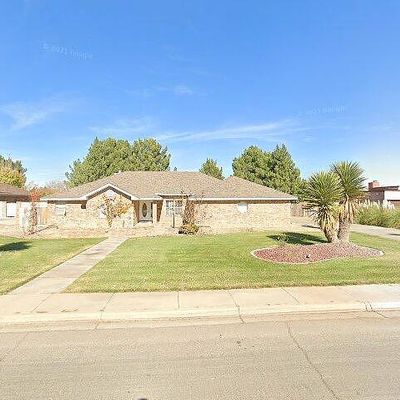 1405 Latigo Cir, Roswell, NM 88201