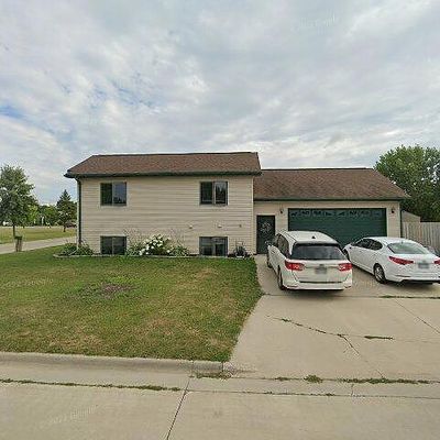 1406 Park Dr Se, East Grand Forks, MN 56721