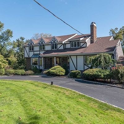 144 Carlough Rd, Upper Saddle River, NJ 07458