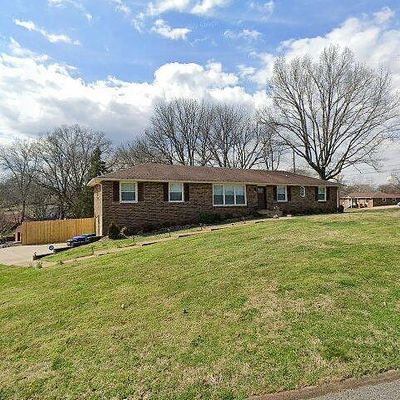 125 Colonial Dr, Hendersonville, TN 37075