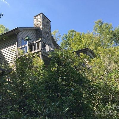 125 Valley Dr, Black Mountain, NC 28711