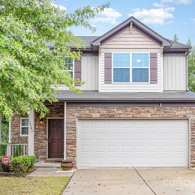 12507 Hunting Birds Ln, Charlotte, NC 28278