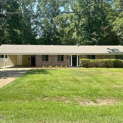 126 Colonial Cir, Jackson, MS 39211