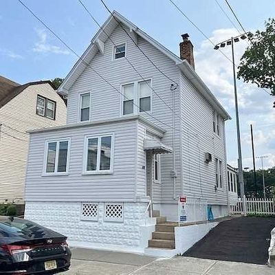 128 Dukes St, Kearny, NJ 07032