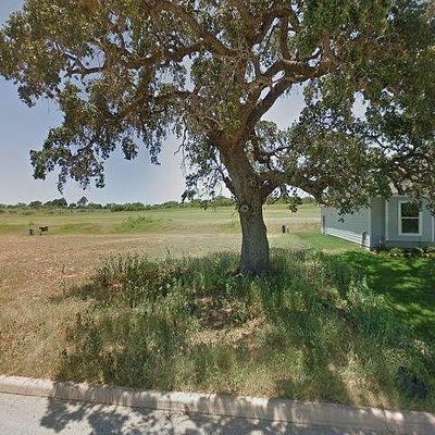 128 Lark Hill Rd, Floresville, TX 78114