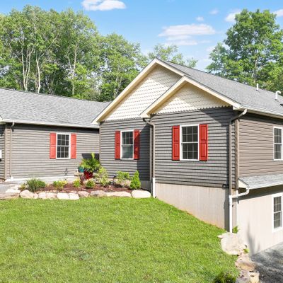 128 Winding Brook Dr, Shohola, PA 18458