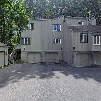 13 Byrne Ct #D, Farmington, CT 06032