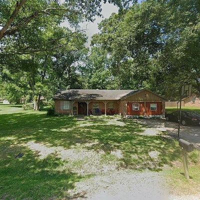 13 Hillcrest St, Dayton, TX 77535