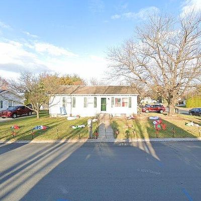 13 Pine Ln, New Oxford, PA 17350