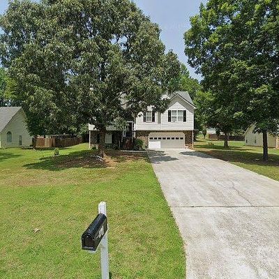 131 Rocky Ct, Hoschton, GA 30548