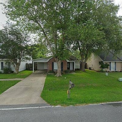 131 Sugar Creek Dr, Youngsville, LA 70592